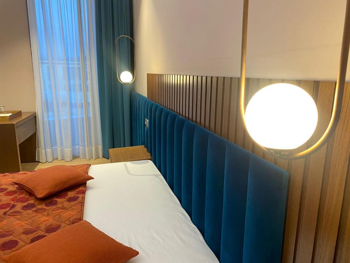 Coco Hotel Tirana Bagian luar foto