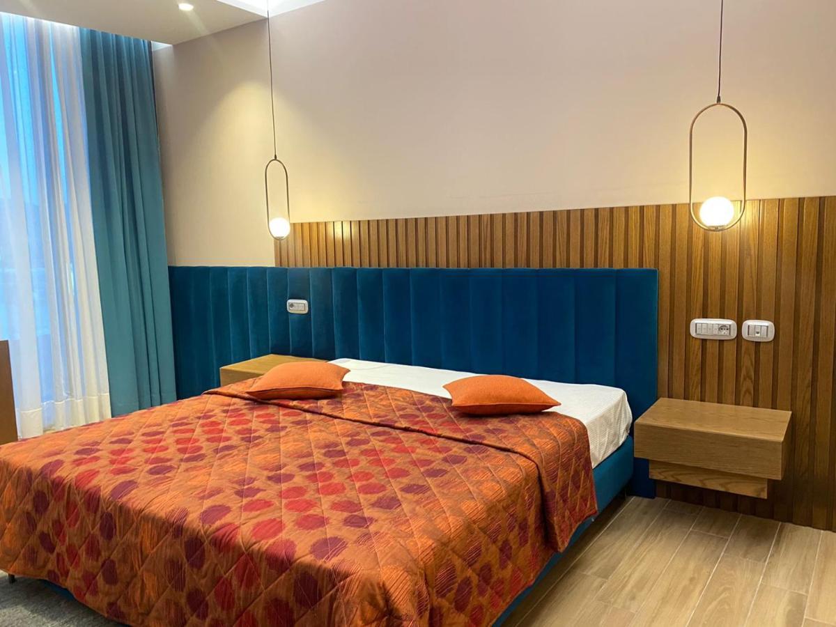 Coco Hotel Tirana Bagian luar foto