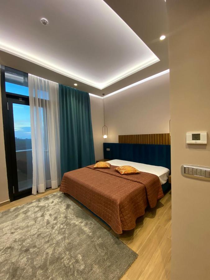 Coco Hotel Tirana Bagian luar foto