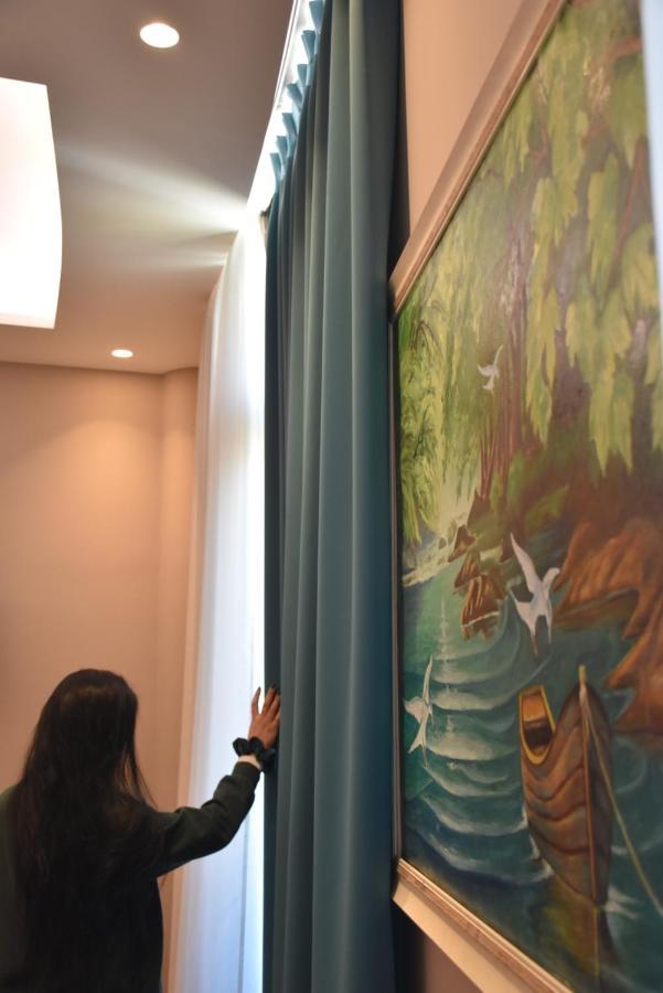 Coco Hotel Tirana Bagian luar foto