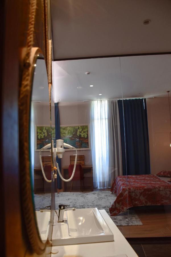 Coco Hotel Tirana Bagian luar foto