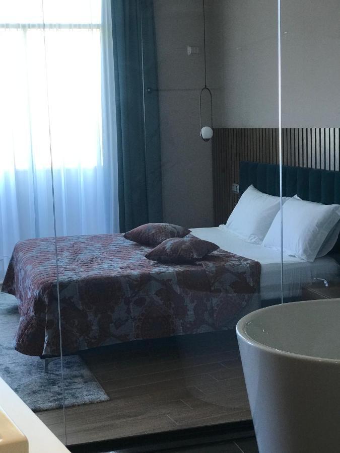 Coco Hotel Tirana Bagian luar foto