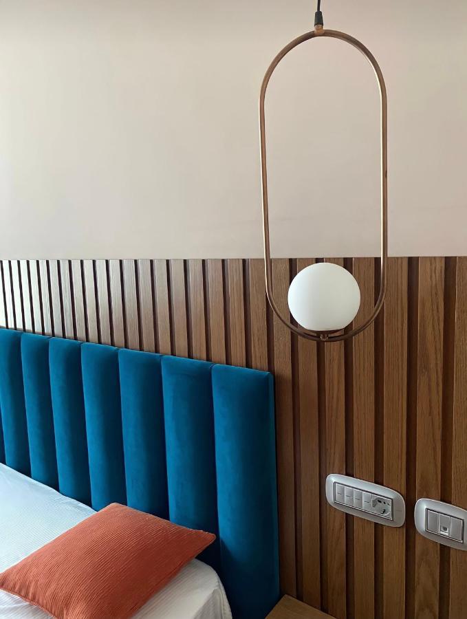 Coco Hotel Tirana Bagian luar foto